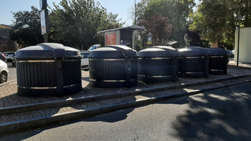 Chiusa l'isola seminterrata rifiuti di via Marconi a Casale